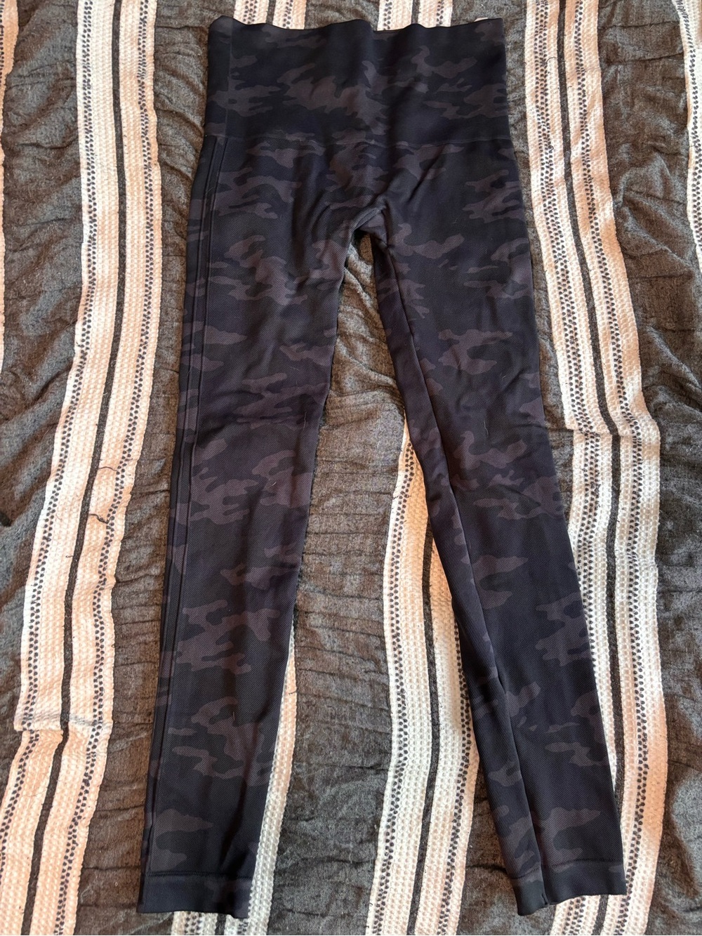 SPANX Black & Gray Camo Leggings